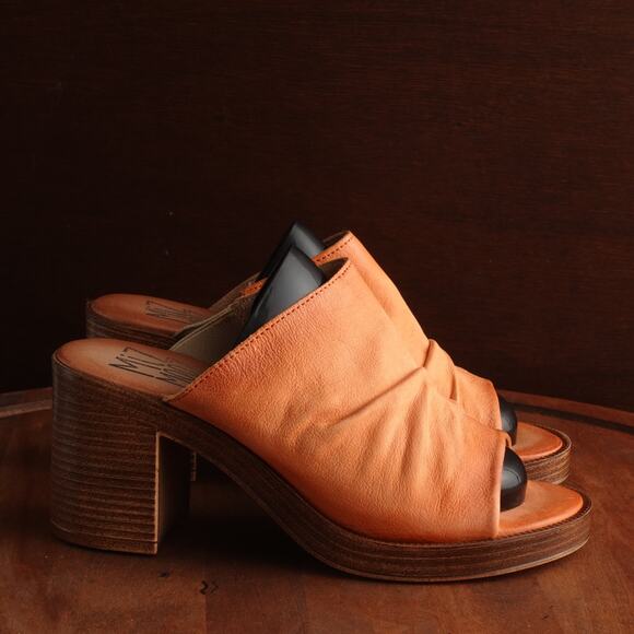 Miz Mooz Sandals WMS SZ EU 37 US 6.5-7 Brown Orange Maybelle Leather Mule Shoes - Picture 1 of 15